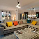 Beautiful House With Pool & View * Falanthi