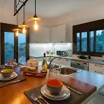 빌라 Beautiful House With Pool & View Falanthi