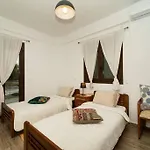 Beautiful House With Pool & View * Falanthi
