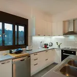 Beautiful House With Pool & View 빌라 *