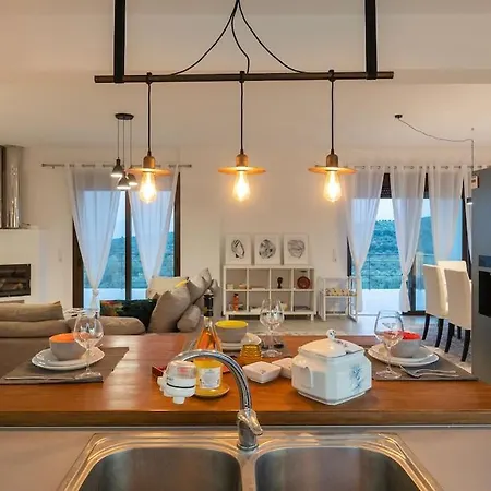 Beautiful House With Pool & View * Falanthi