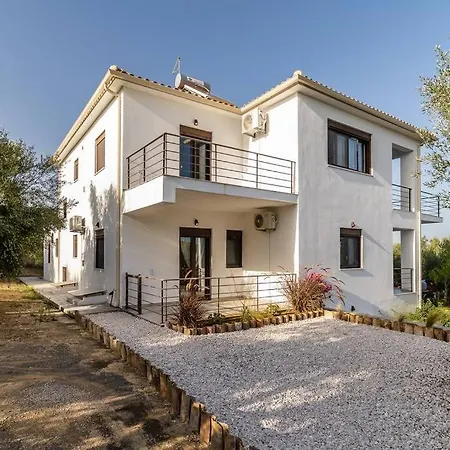 Beautiful House With Pool & View Villa Falanthi