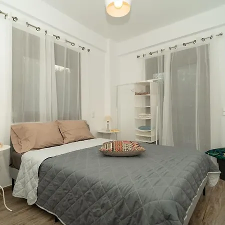 Beautiful House With Pool & View فيلة Falanthi