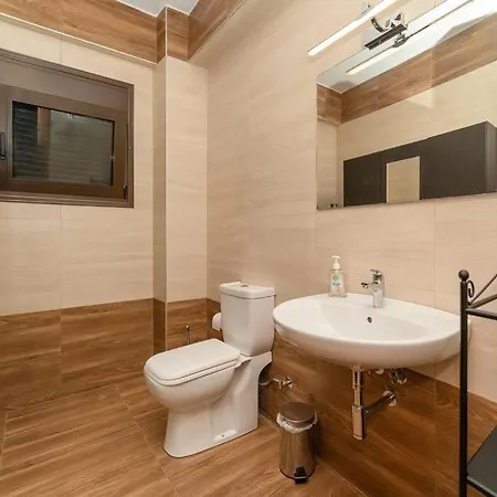 Вилла Beautiful House With Pool & View Falanthi