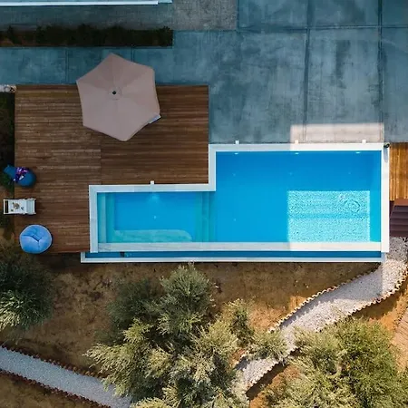 Beautiful House With Pool & View فيلة