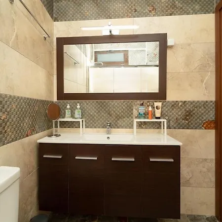 Вилла Beautiful House With Pool & View *