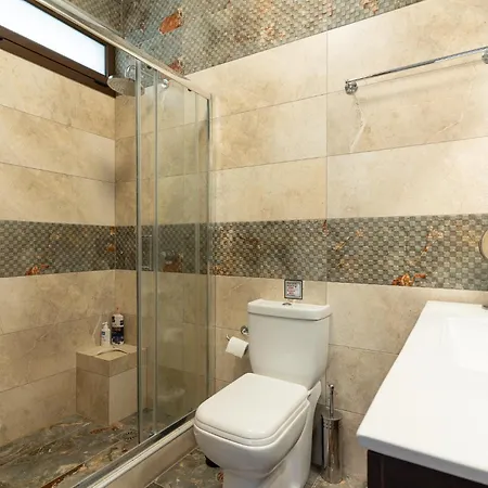 Beautiful House With Pool & View Вилла *