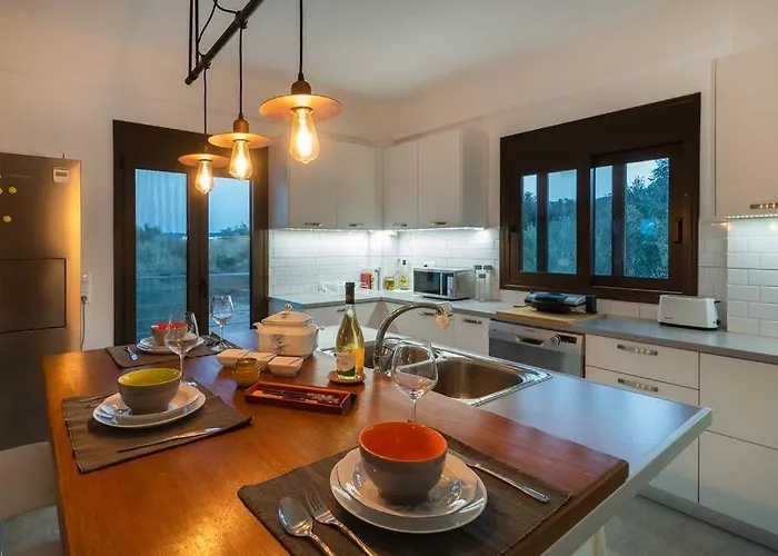 Villa Beautiful House With Pool & View Falanthi