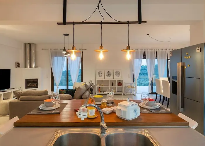 Beautiful House With Pool & View * Falanthi