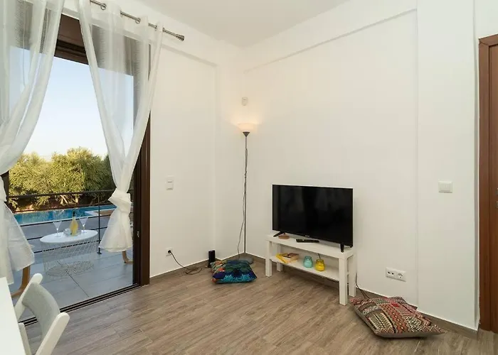 Beautiful House With Pool & View Villa