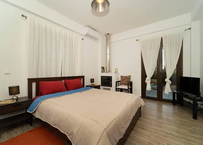 Beautiful House With Pool & View