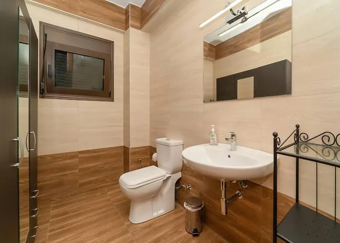 Villa Beautiful House With Pool & View Falanthi