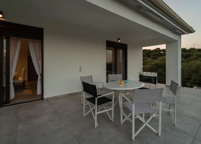 Beautiful House With Pool & View Villa Falanthi