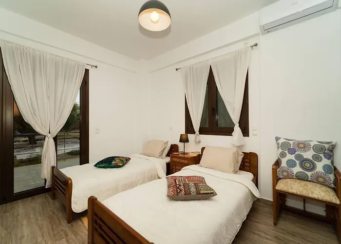 Beautiful House With Pool & View * Falanthi