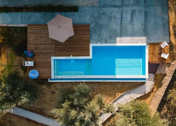 Beautiful House With Pool & View Villa