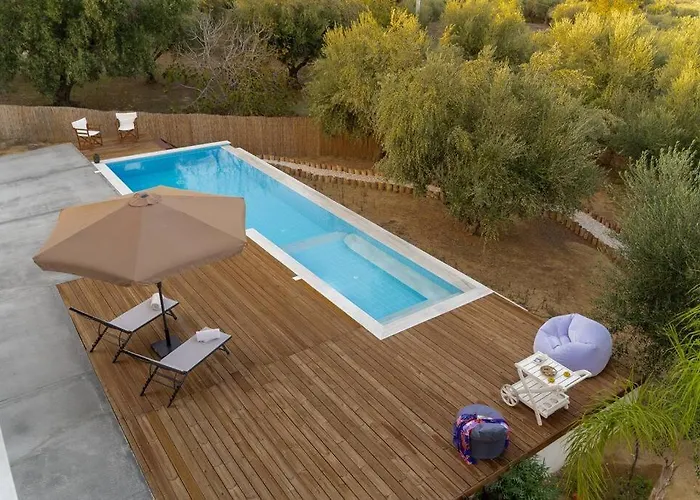 Villa Beautiful House With Pool & View Falanthi