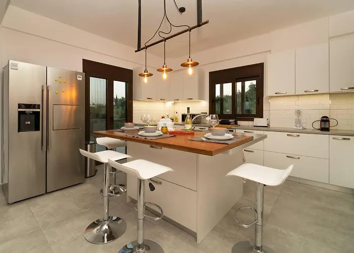 Villa Beautiful House With Pool & View